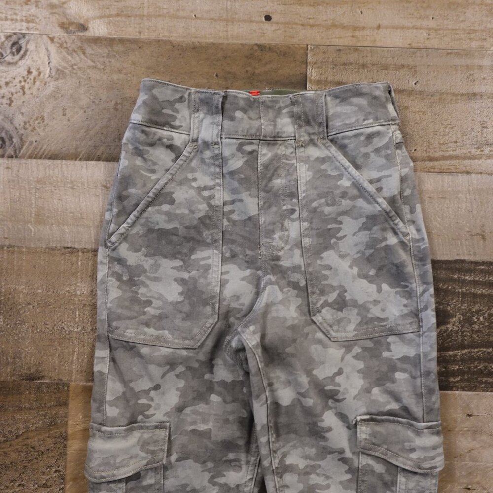 Spanx Stretch Twill Cargo Pants women's extra small urban camo - Picture 2 of 12